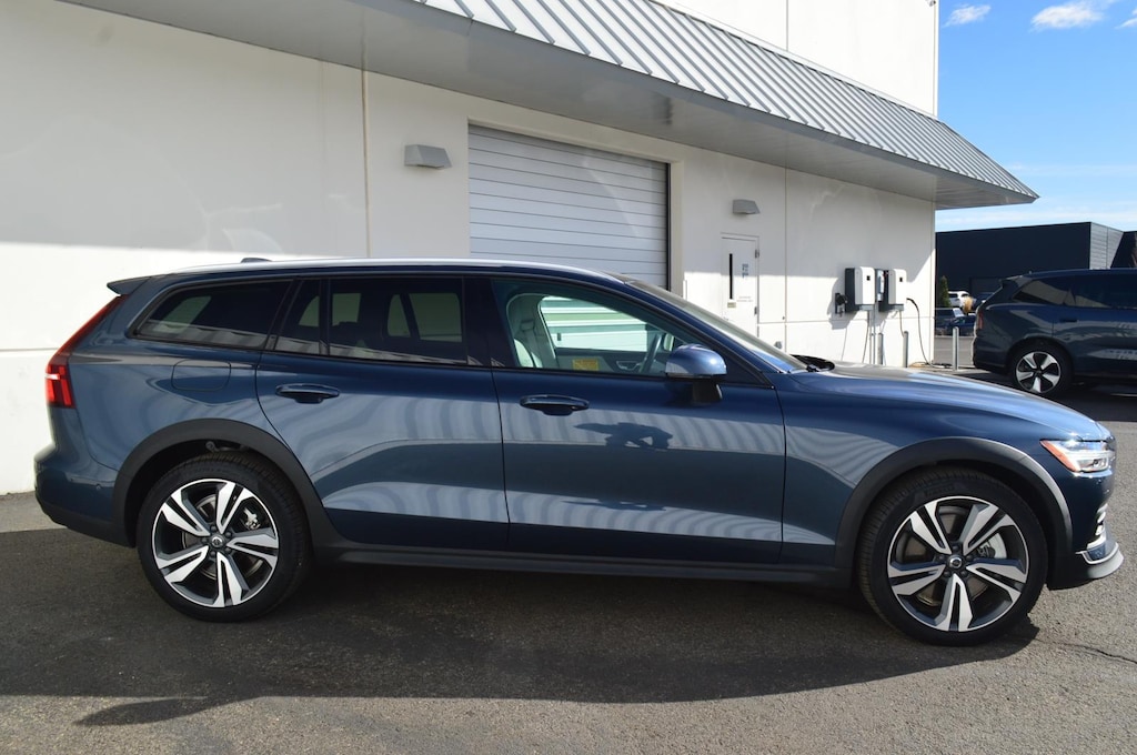 Certified 2025 Volvo V60 Cross Country B5 Plus Wagon