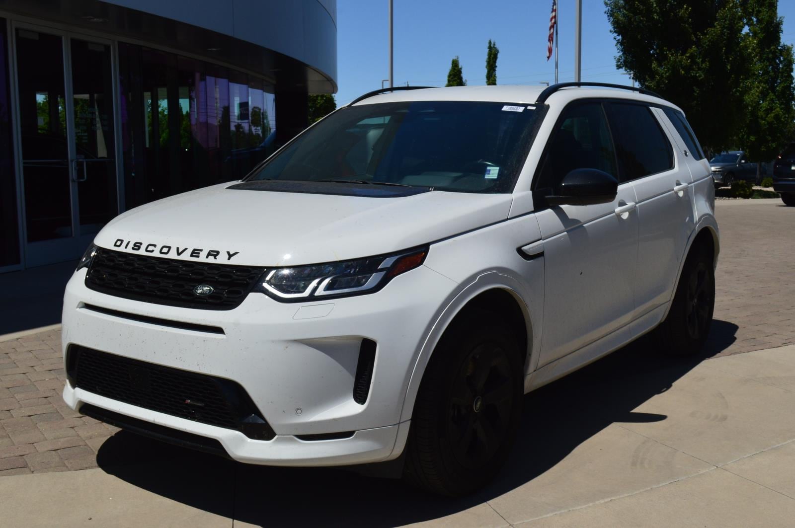 2022 Land Rover Discovery Sport 2.0 S R-Dynamic's photo
