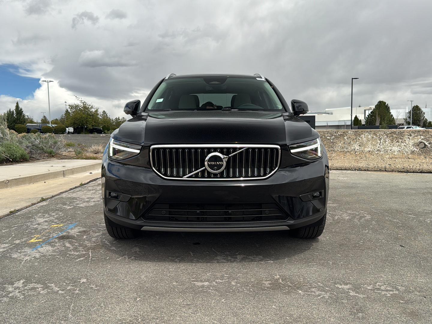 2025 Volvo XC40 Plus - Photo 9