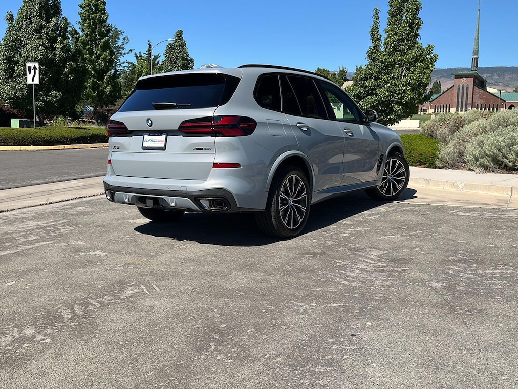 New 2026 BMW X5 xDrive40i Sports Activity Vehicle