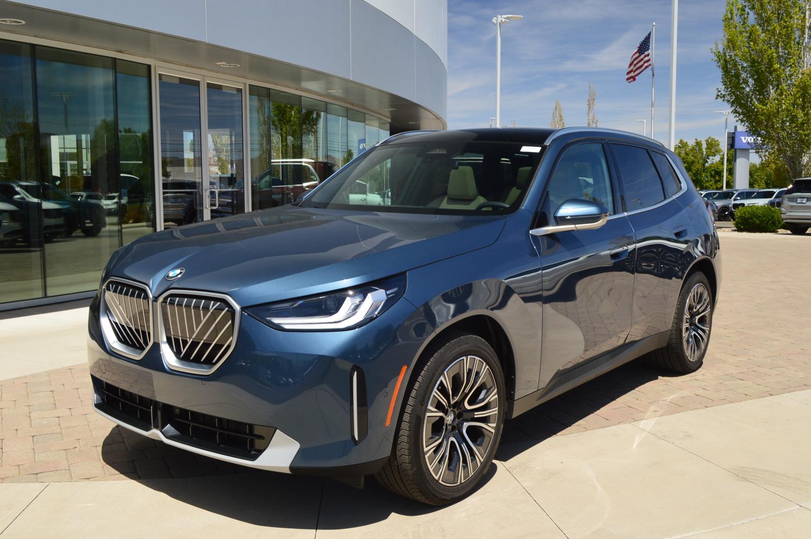 2025 BMW X3 30 XDRIVE's photo
