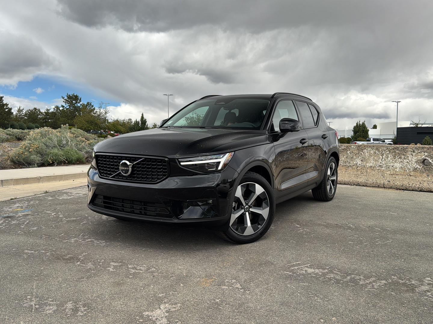 2025 Volvo XC40 Plus - Photo 8