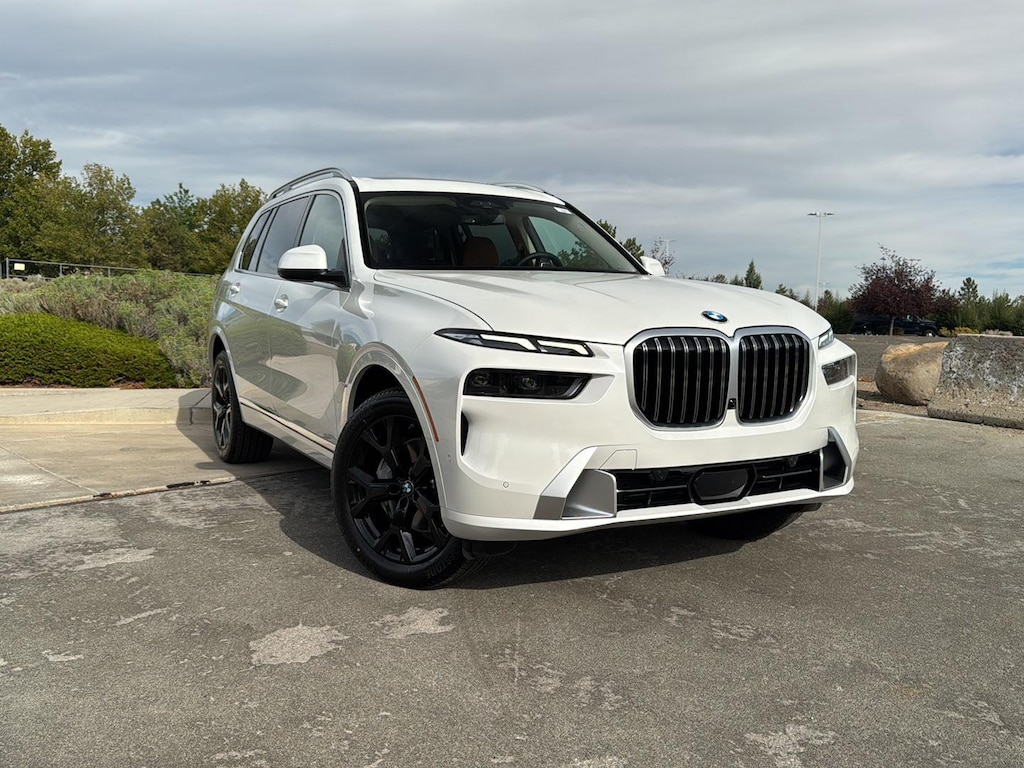 New 2027 BMW X7 xDrive40i Sports Activity Vehicle