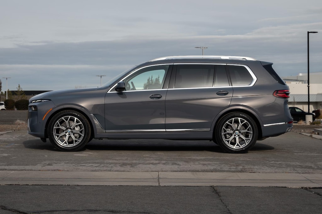 New 2026 BMW X7 xDrive40i Sports Activity Vehicle