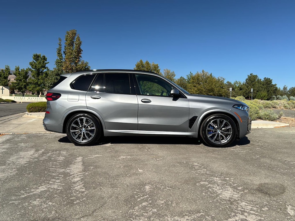 New 2026 BMW X5 xDrive50e Sports Activity Vehicle