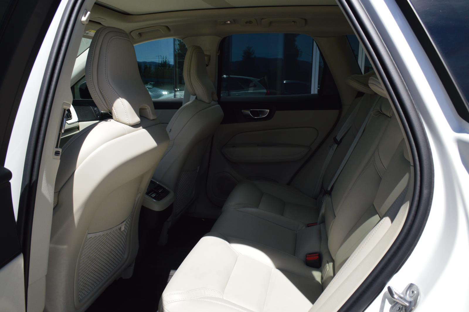 2026 Volvo XC60 Ultra - Photo 11