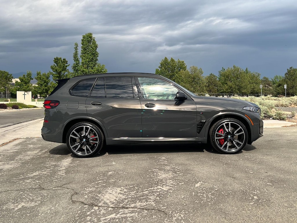 New 2026 BMW X5 M60i Sports Activity Vehicle