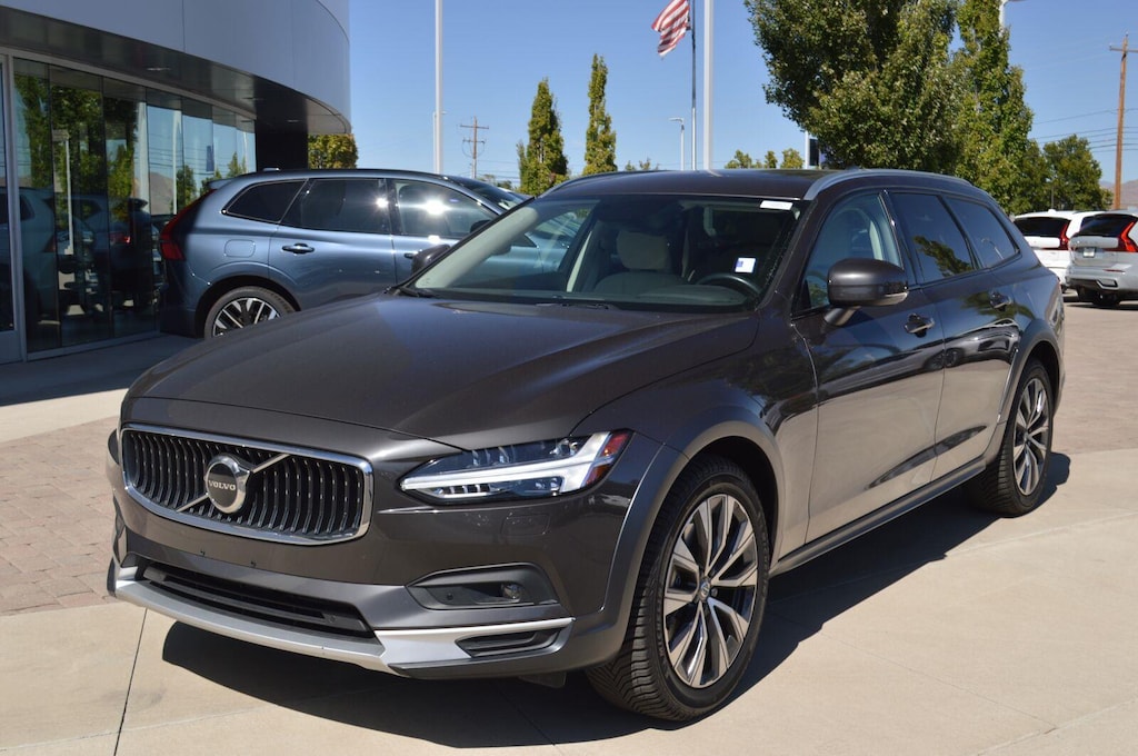 Used 2021 Volvo V90 Cross Country T6 Wagon