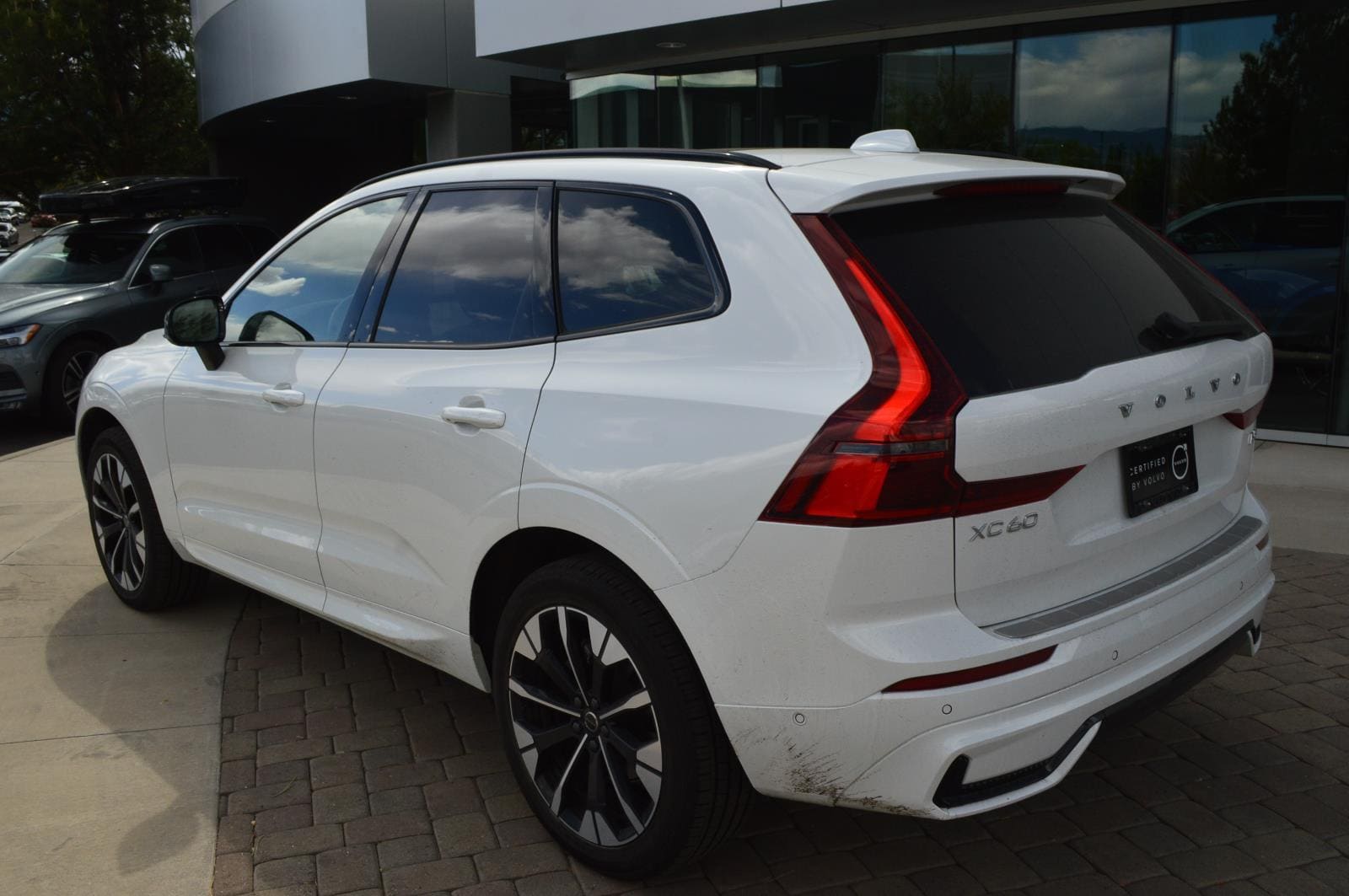 2026 Volvo XC60 Plus - Photo 7
