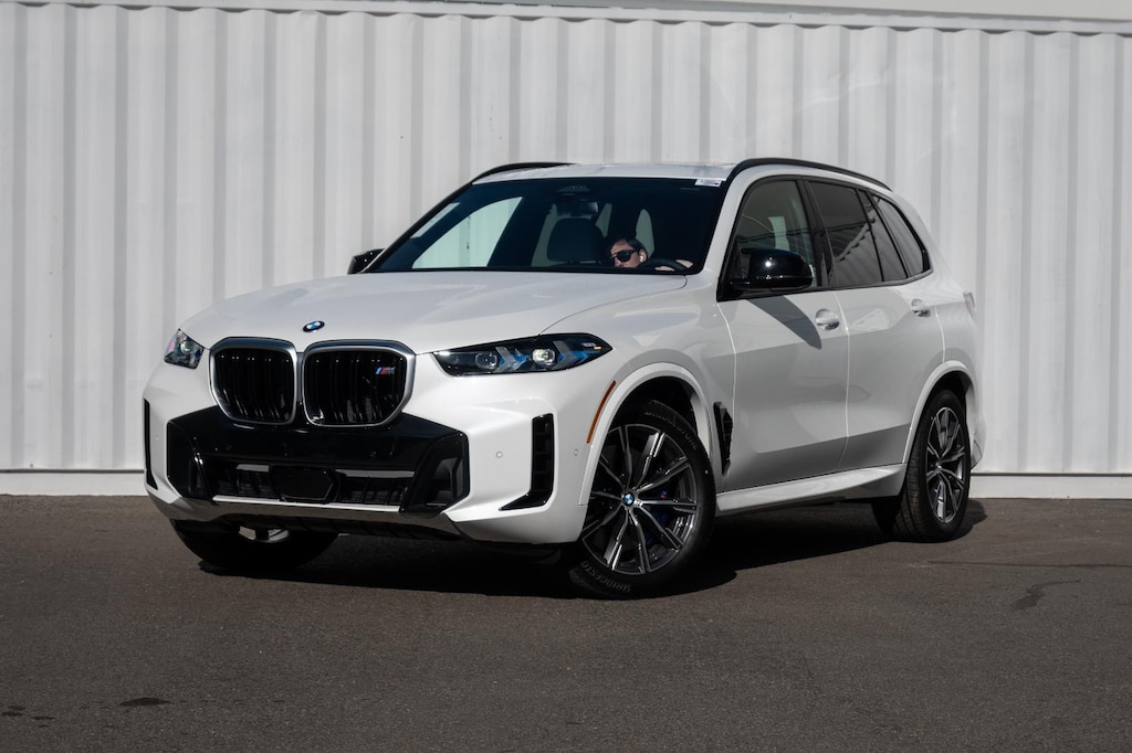 New 2026 BMW X5 M60i Sports Activity Vehicle