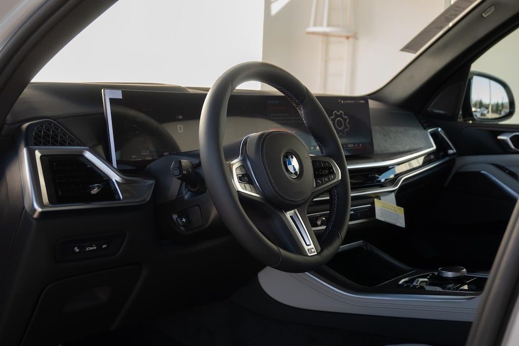 New 2026 BMW X5 M60i Sports Activity Vehicle