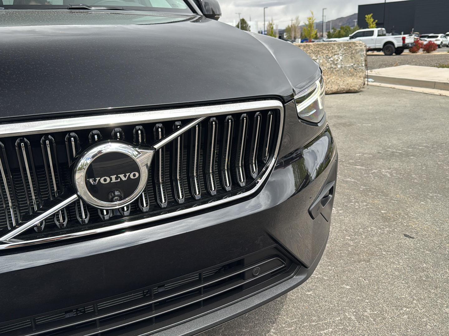 2025 Volvo XC40 Plus - Photo 20