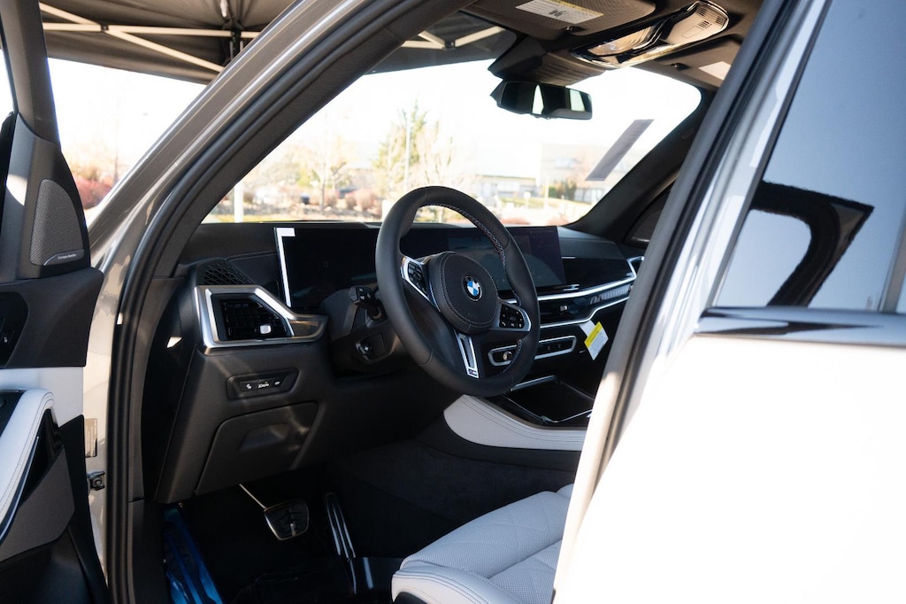 New 2026 BMW X5 M60i Sports Activity Vehicle