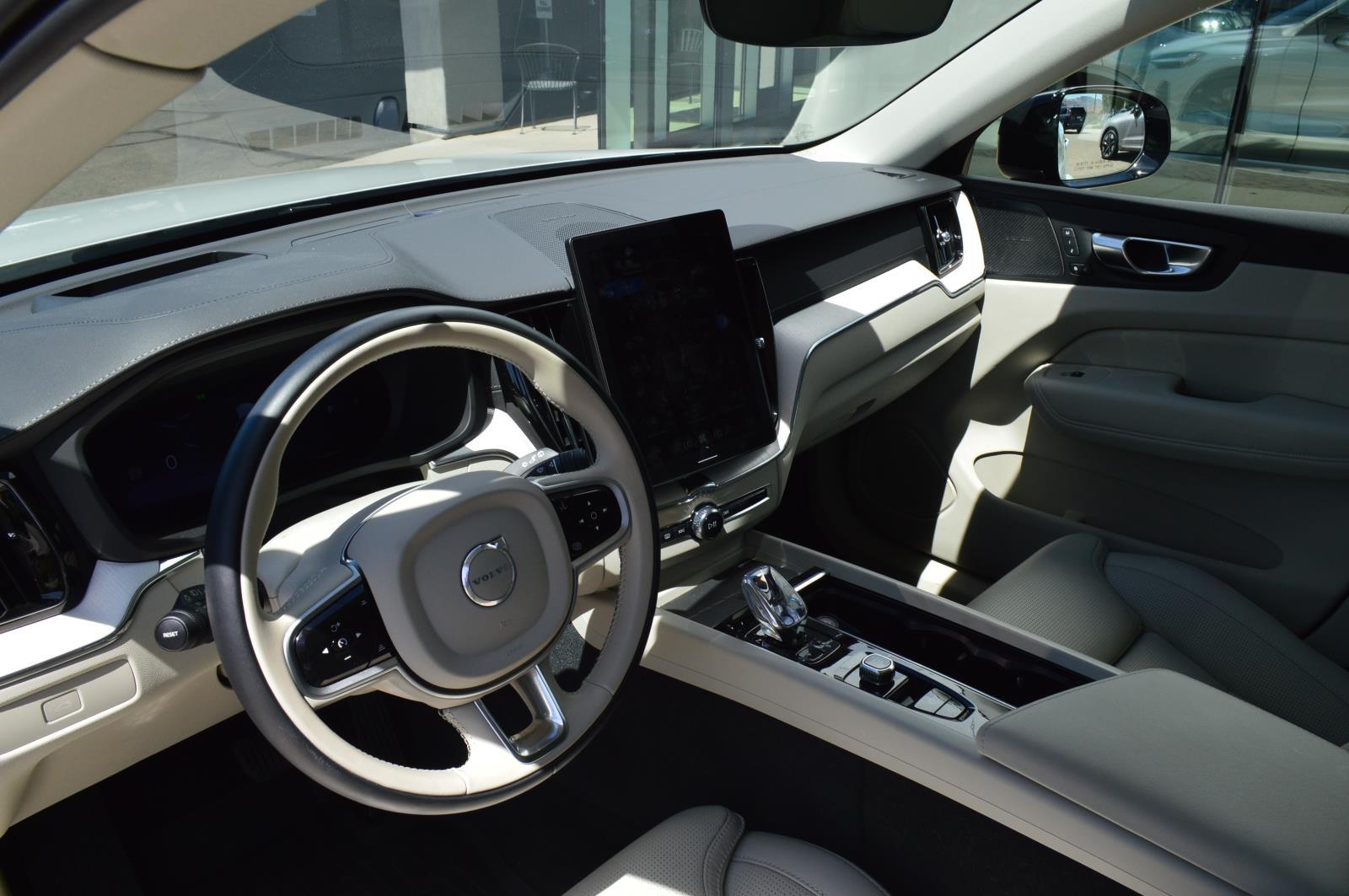2026 Volvo XC60 Ultra - Photo 10