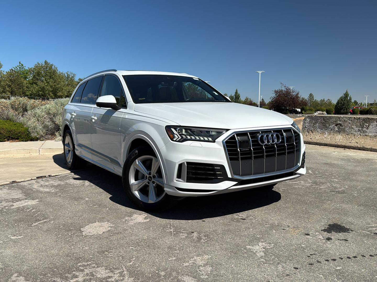 2023 Audi Q7 55 Premium quattro Tiptronic's photo