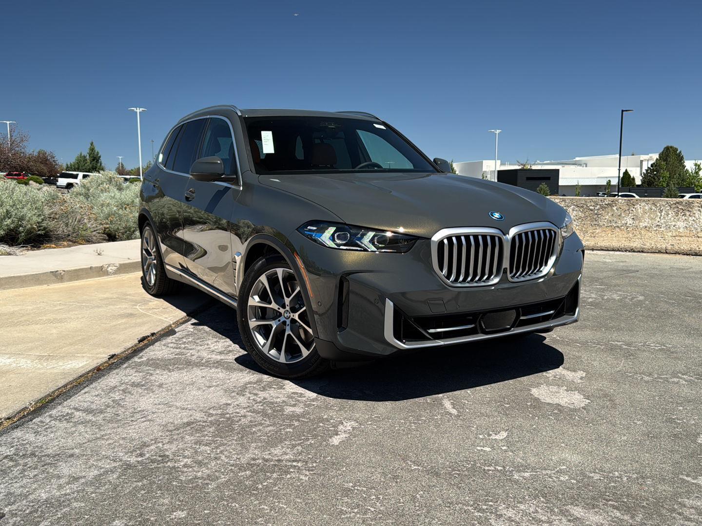 2026 BMW X5 xDrive50e's photo