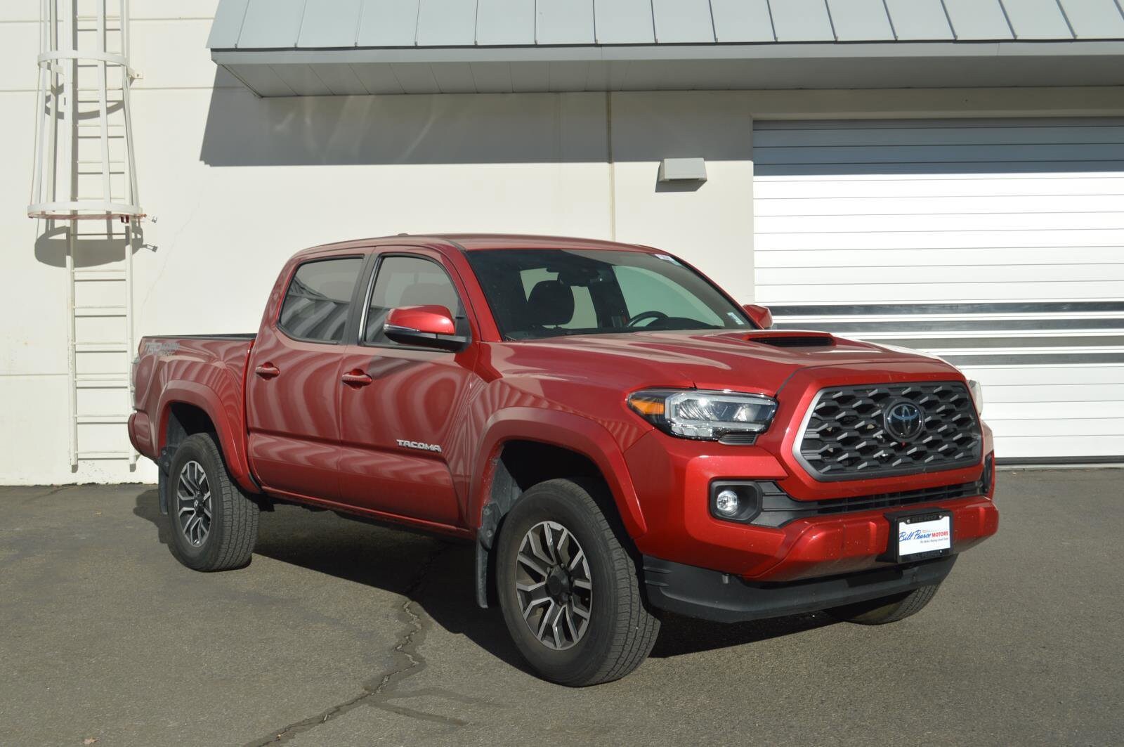 2023 Toyota Tacoma TRD Sport V6 photo 3