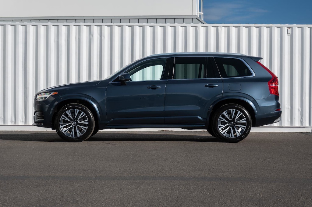 Certified 2022 Volvo XC90 Momentum SUV