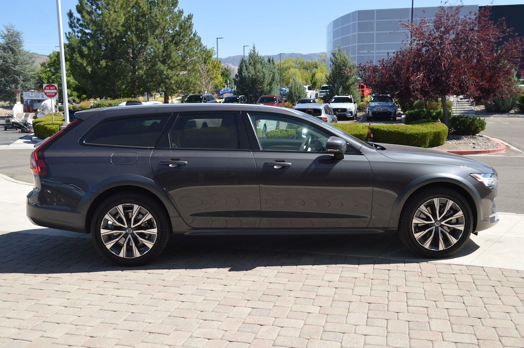Used 2021 Volvo V90 Cross Country T6 Wagon