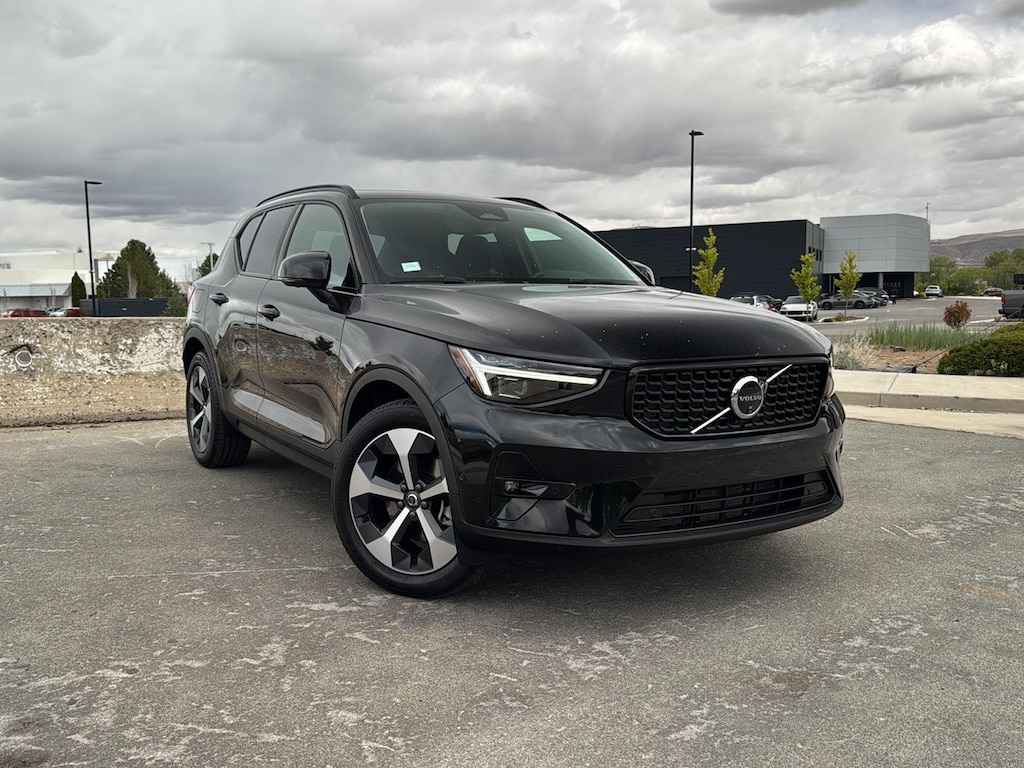 Certified 2025 Volvo XC40 Plus Bright Theme SUV