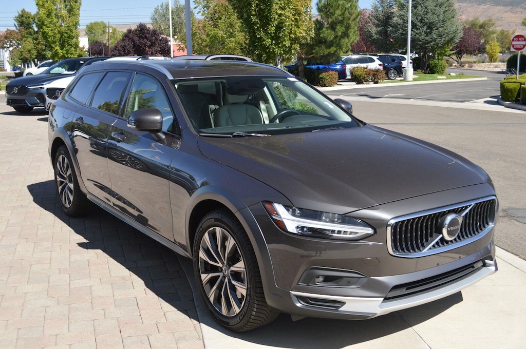 Used 2021 Volvo V90 Cross Country T6 Wagon