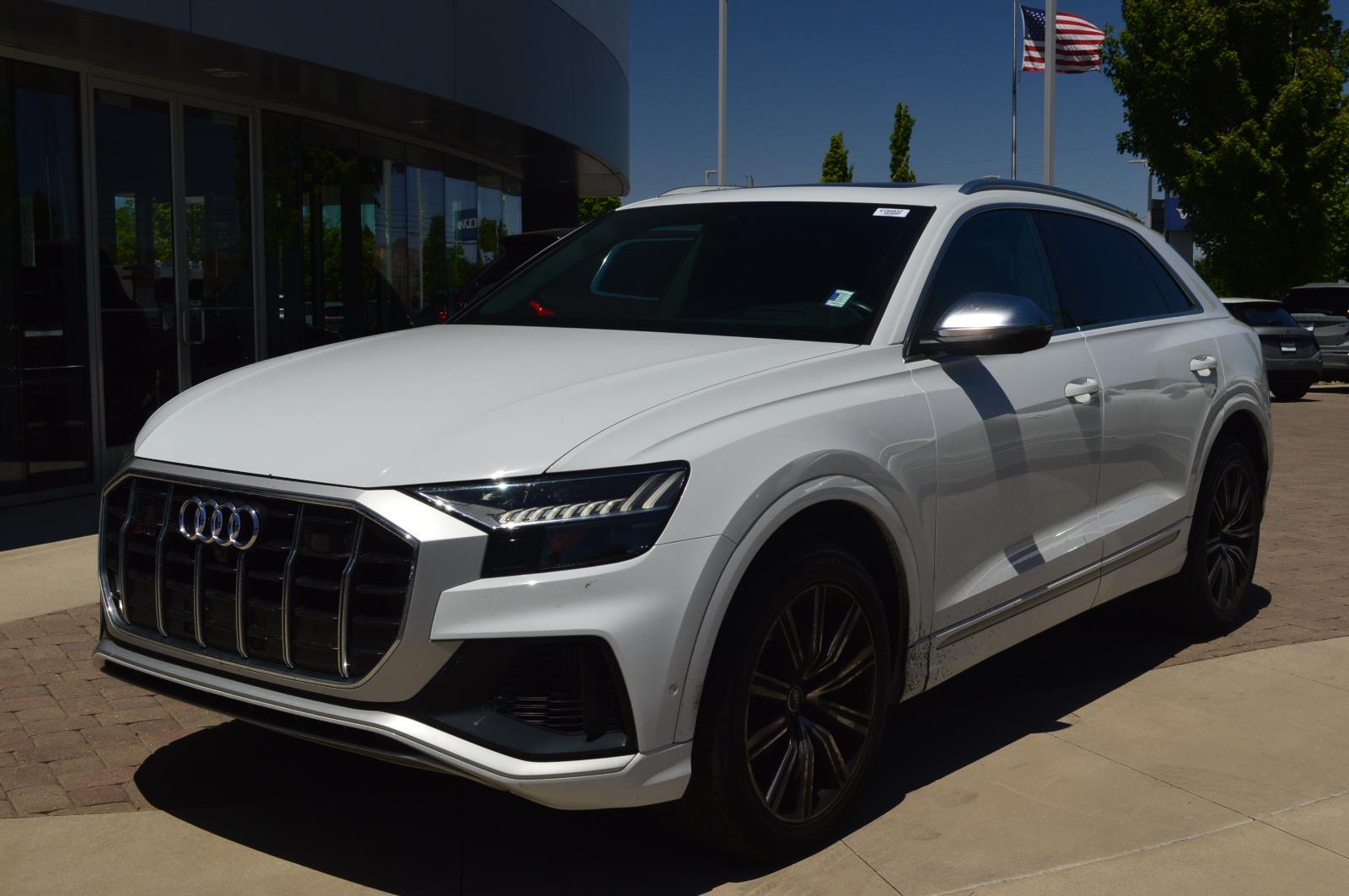 2023 Audi SQ8 Prestige's photo