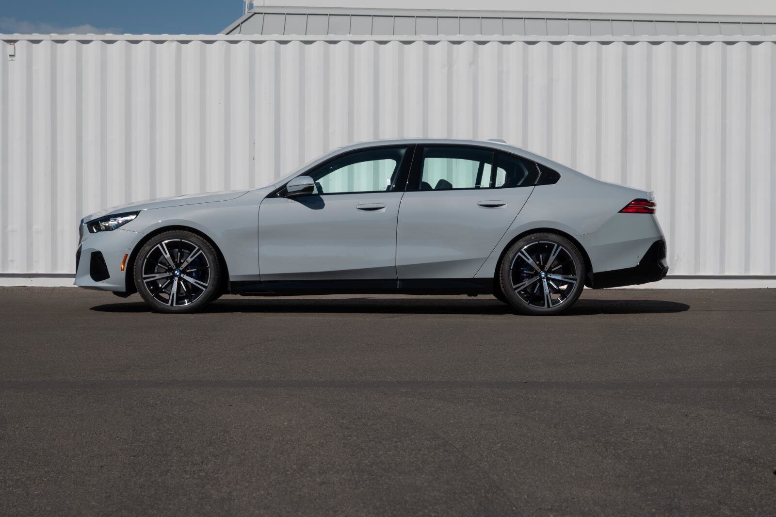 2026 Bmw 530i xDrive photo 2