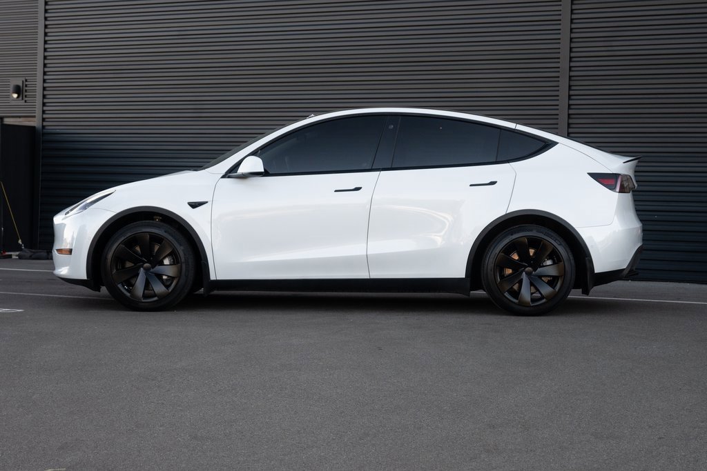 Used 2021 Tesla Model Y Long Range with VIN 5YJYGDEEXMF270290 for sale in Kansas City