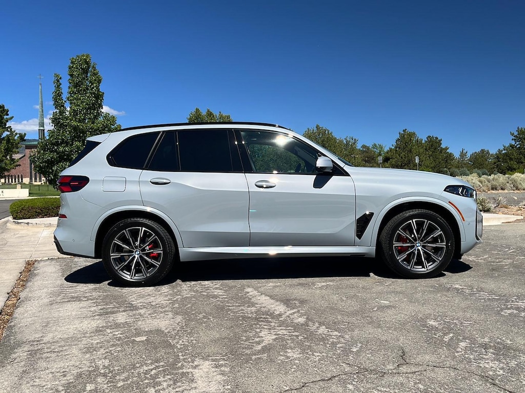 New 2026 BMW X5 xDrive40i Sports Activity Vehicle
