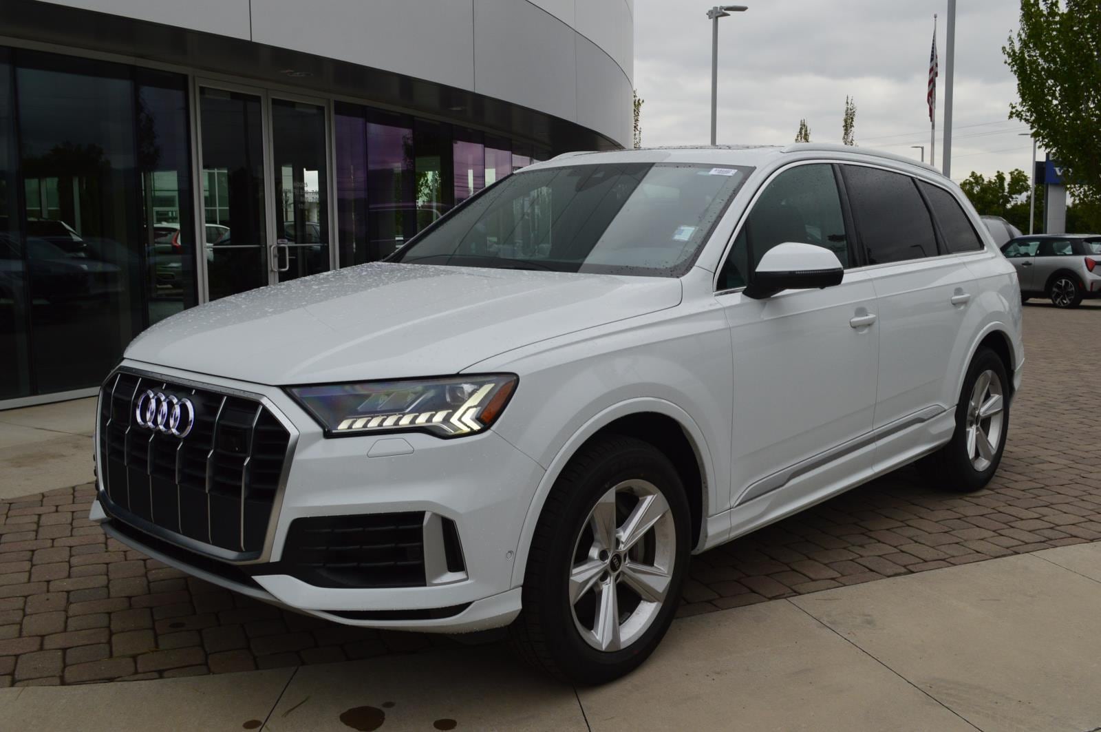 2023 Audi Q7 55 Premium quattro Tiptronic's photo