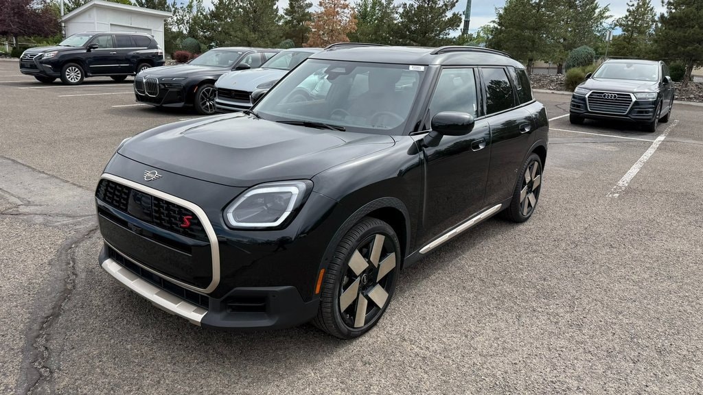 2025 MINI Countryman S's photo