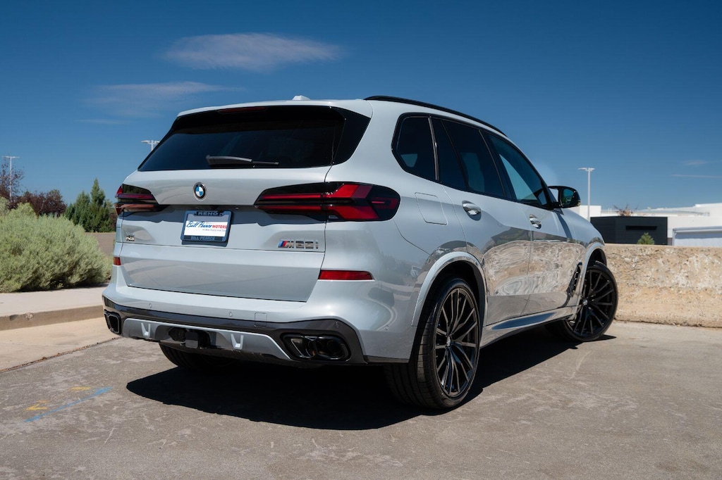 New 2026 BMW X5 M60i Sports Activity Vehicle
