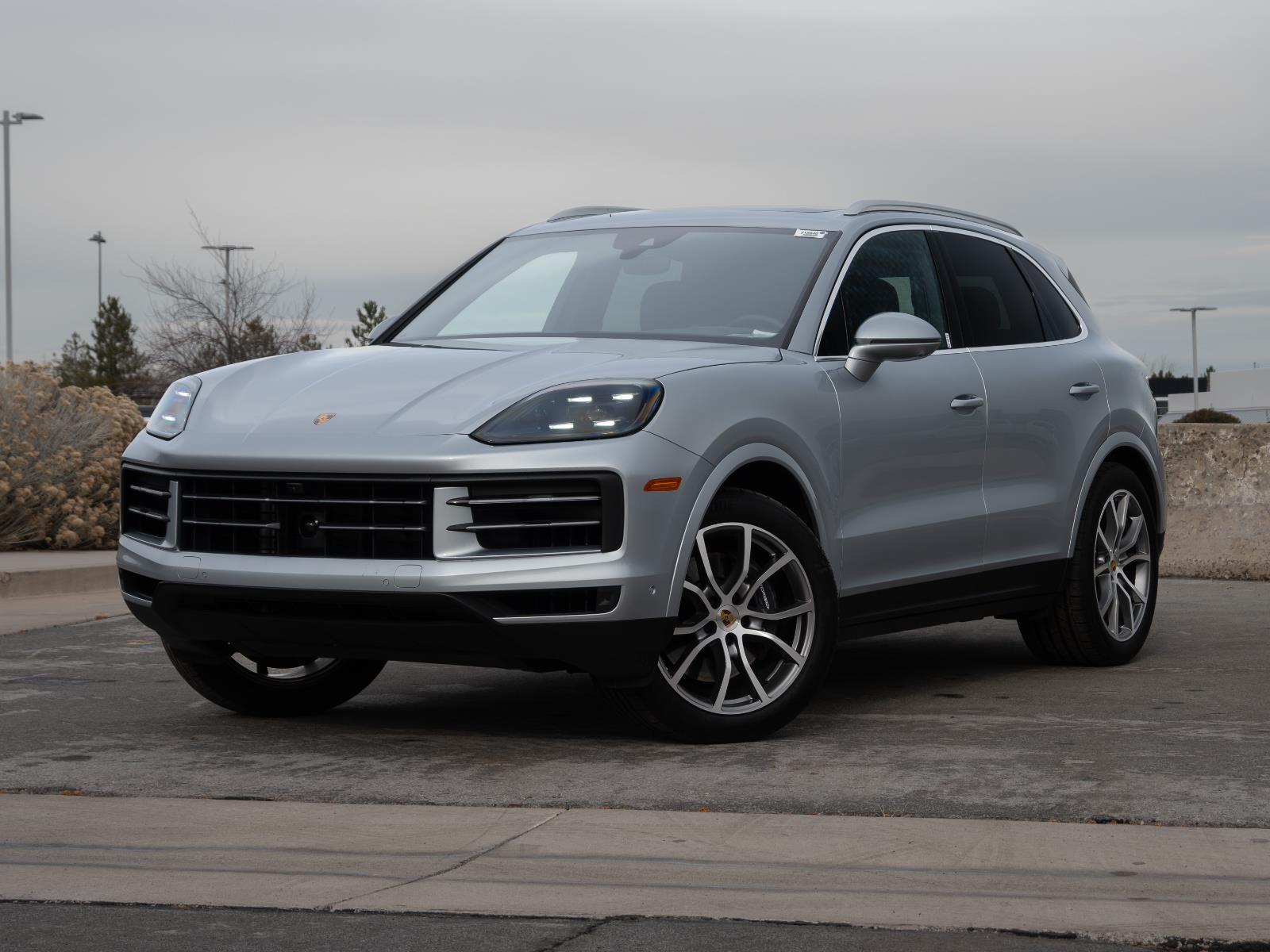 2024 Porsche Cayenne Base's photo