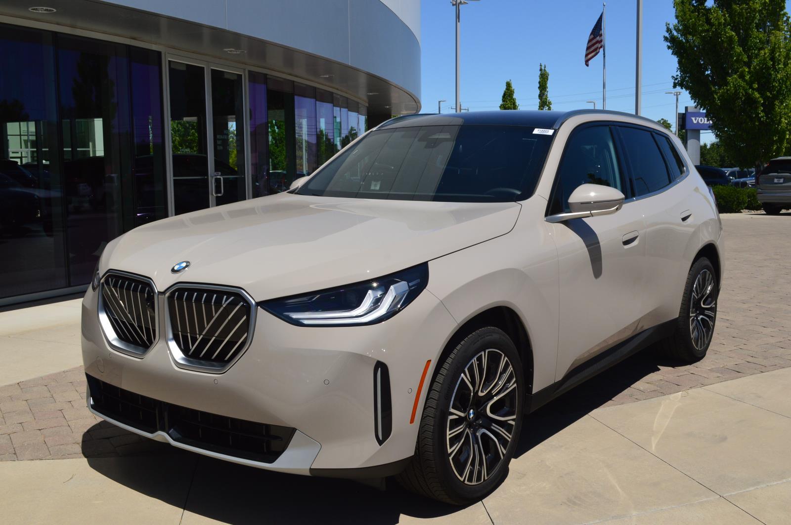 2025 BMW X3 30 XDRIVE's photo