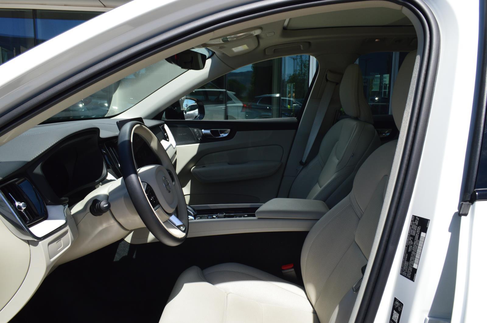 2026 Volvo XC60 Ultra - Photo 9