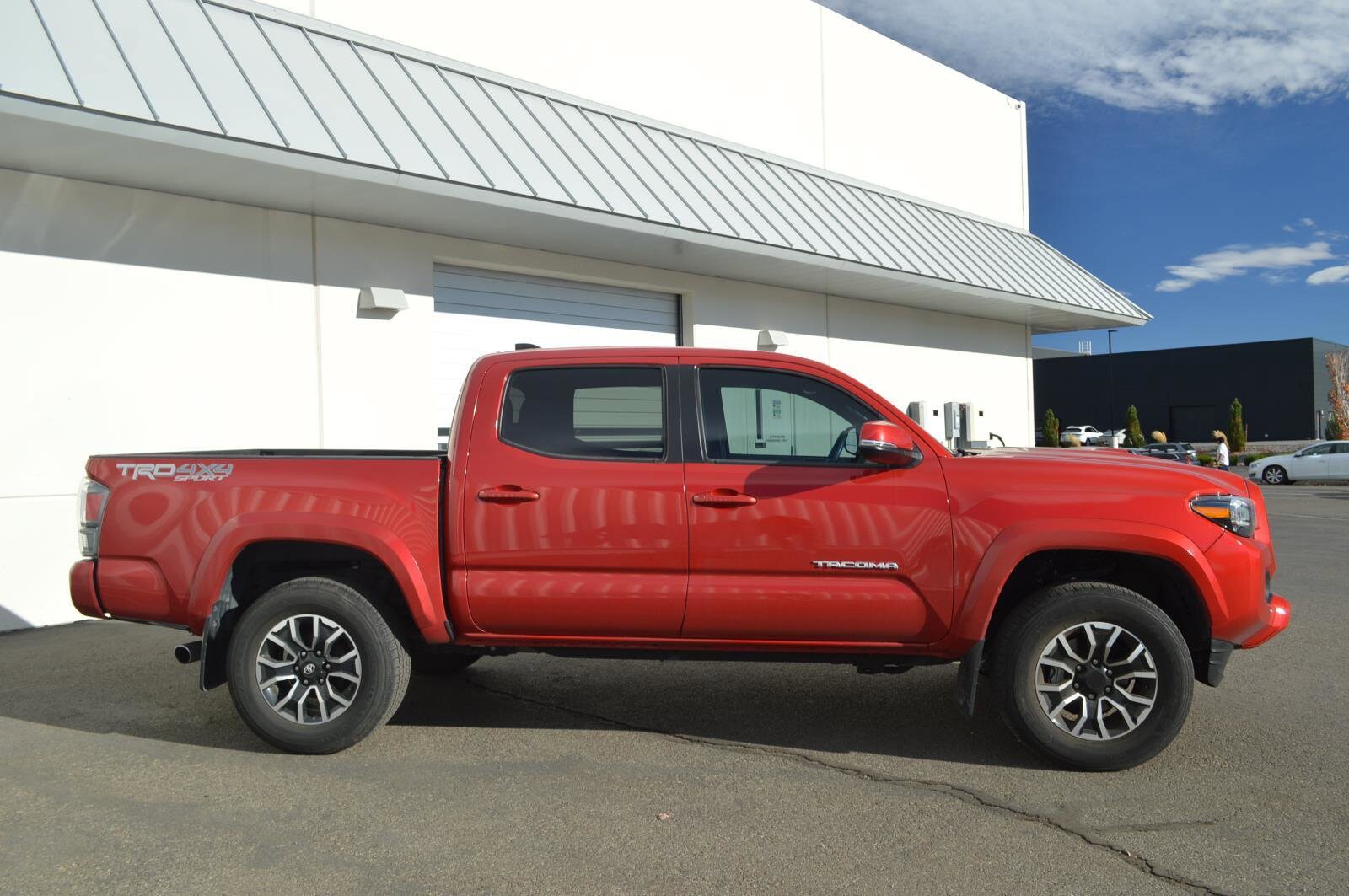 2023 Toyota Tacoma TRD Sport V6 photo 4