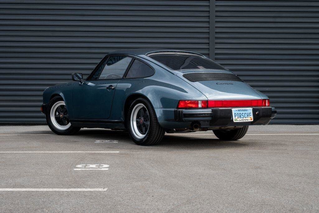 1987 Porsche 911 Coupe photo 2