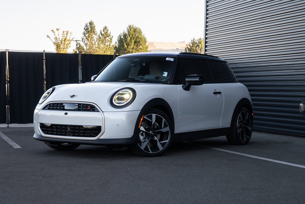 2025 MINI Hardtop 2 Door S's photo