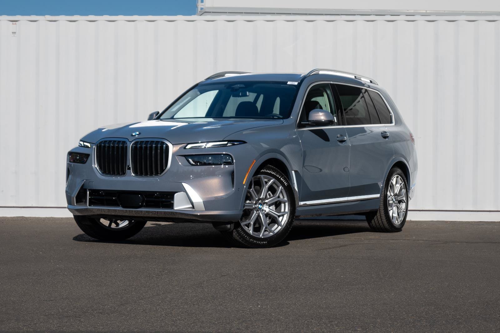 2026 BMW X7 40i's photo