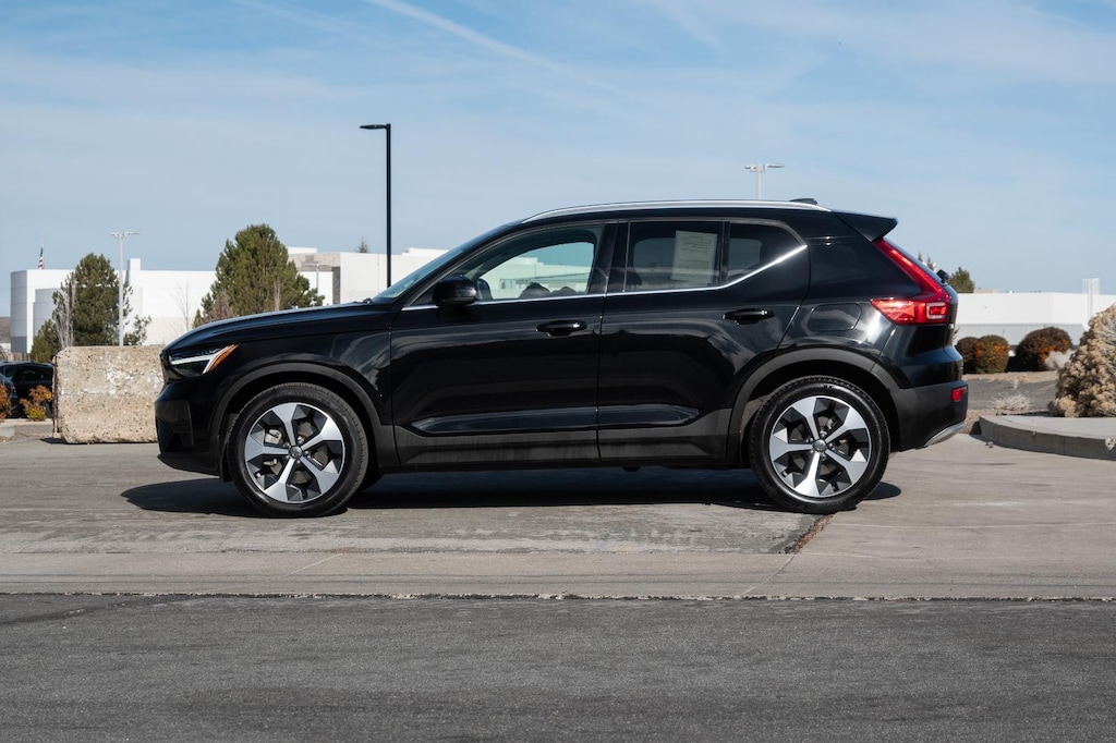 Certified 2025 Volvo XC40 Core Bright Theme SUV