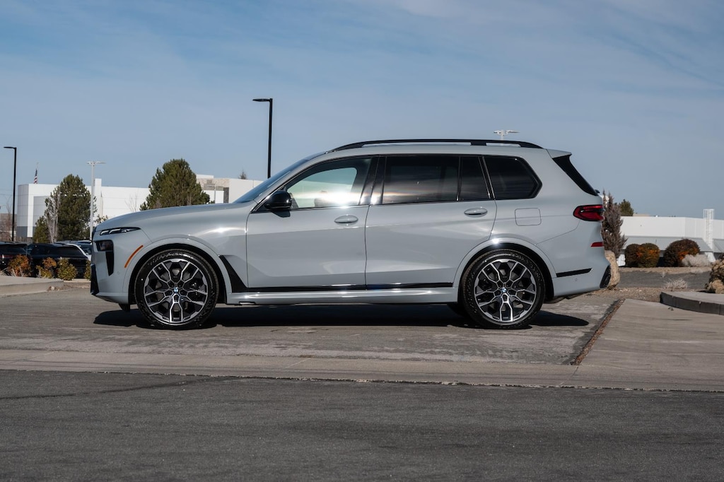 New 2026 BMW X7 M60i Sports Activity Vehicle