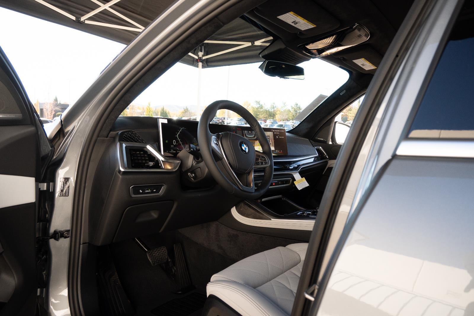 2026 BMW X7 40i - Photo 12