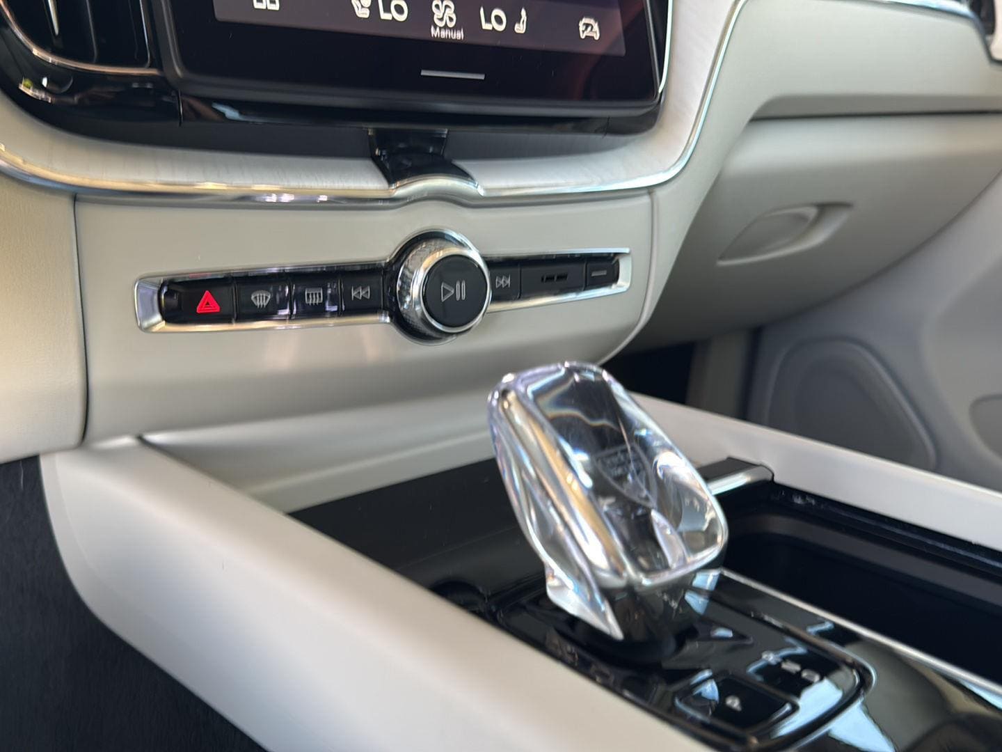 2026 Volvo XC60 Ultra - Photo 17