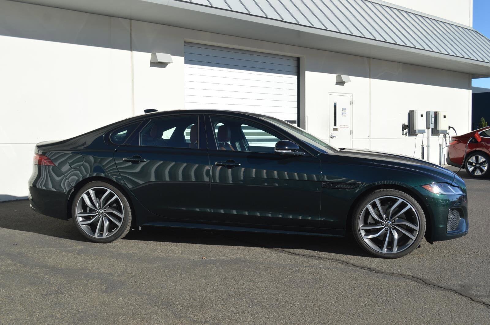 2024 Jaguar XF P300 R-Dynamic SE photo 4