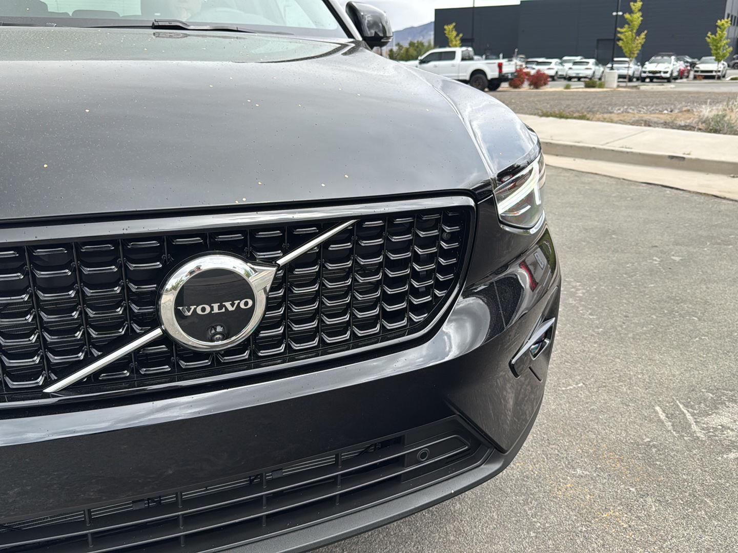 2025 Volvo XC40 Plus - Photo 24