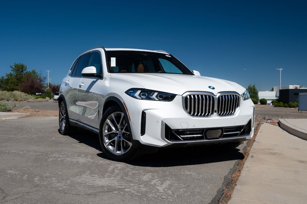 New 2026 BMW X5 xDrive50e Sports Activity Vehicle