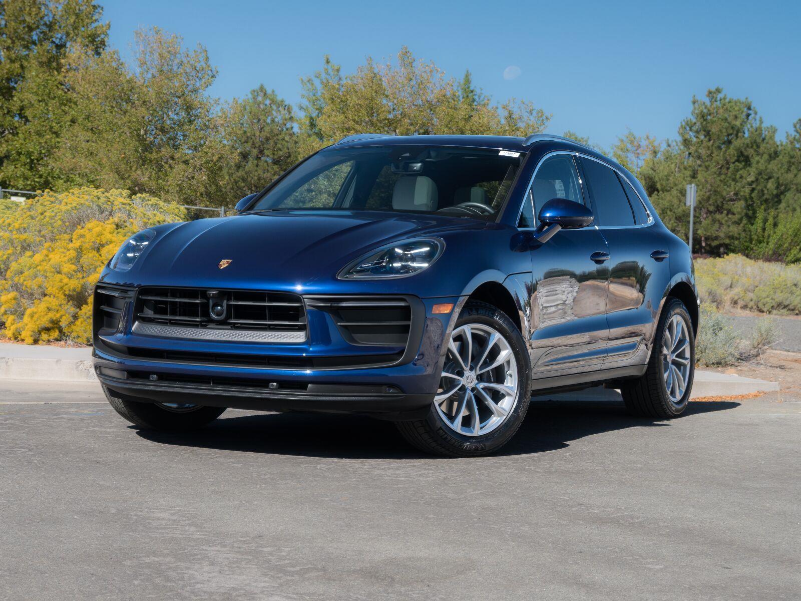 2026 Porsche Macan Base SUV