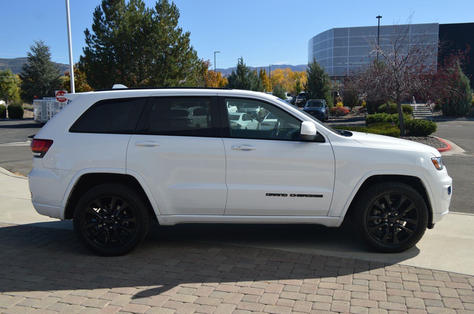 Used 2019 Jeep Grand Cherokee Altitude SUV