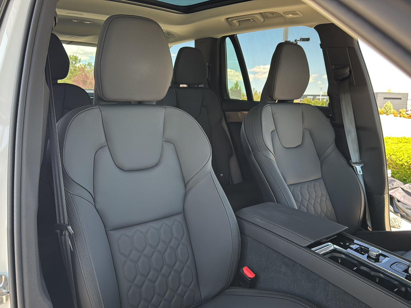 2026 Volvo XC90 Plus - Photo 15