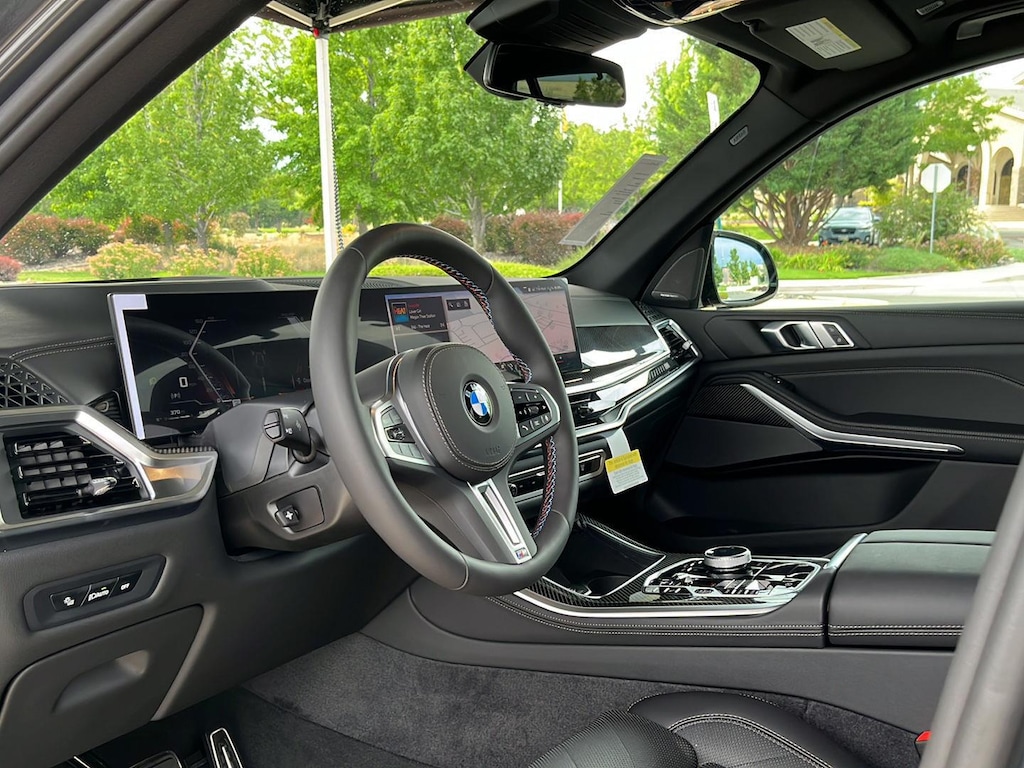New 2026 BMW X5 M60i Sports Activity Vehicle